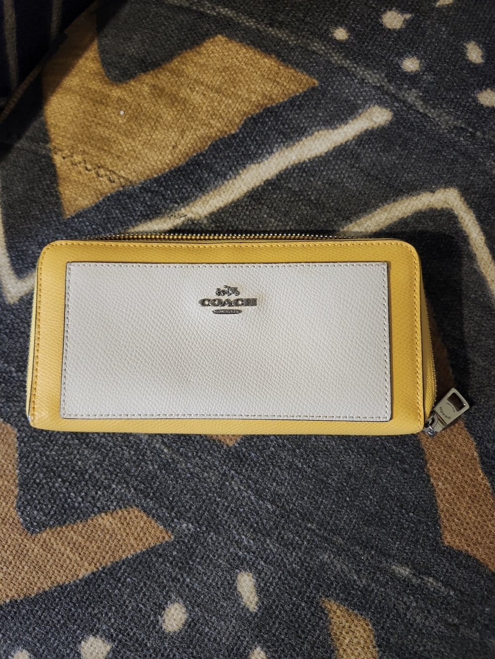 Coach Accordion Wallet Sunshine Yellow Pebble Y2K Vintage 90s Vibes Not Vintage